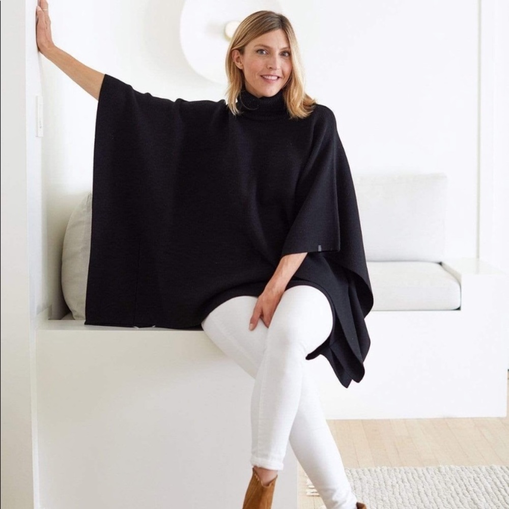 NWT Mersea Black Anywhere Poncho Size OS